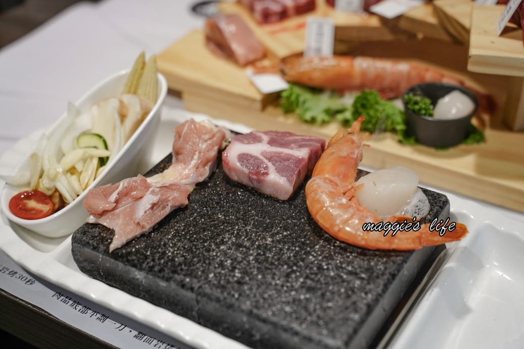 凱恩斯岩燒牛排｜400度火燒岩石，約會生日聚餐牛排餐廳推薦