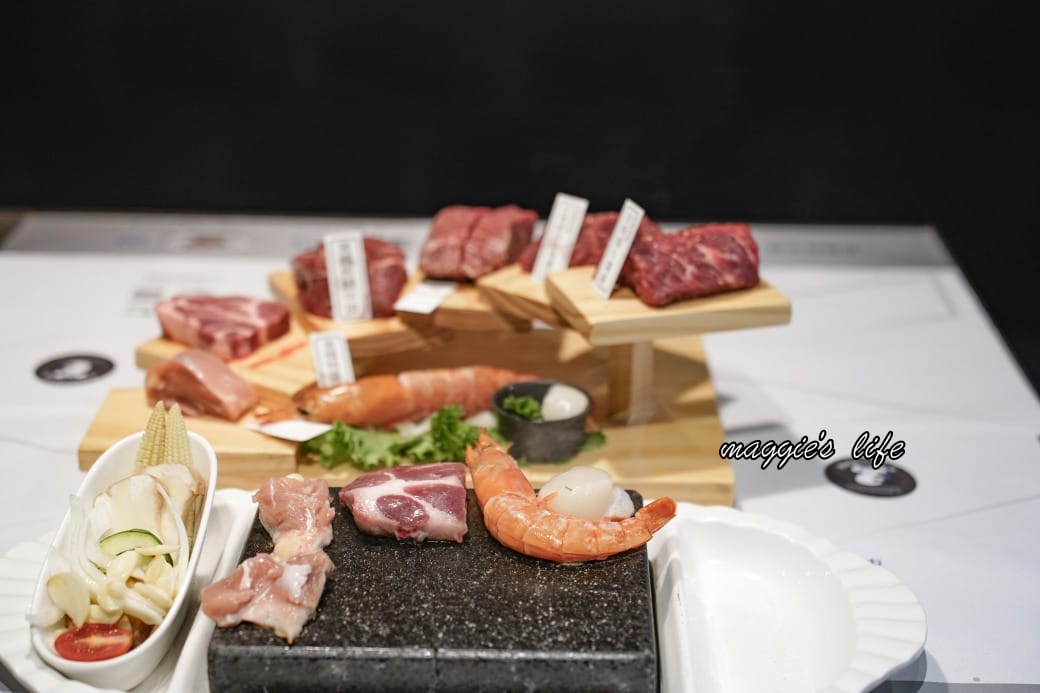 凱恩斯岩燒牛排｜400度火燒岩石，約會生日聚餐牛排餐廳推薦