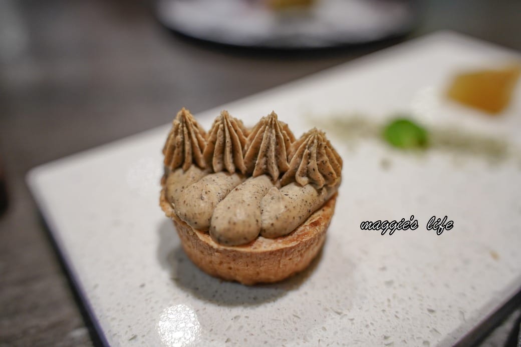 凱恩斯岩燒牛排｜400度火燒岩石，約會生日聚餐牛排餐廳推薦