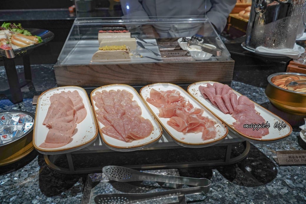 島語自助餐廳，超級難訂，還是要吃！到底要怎麼訂！