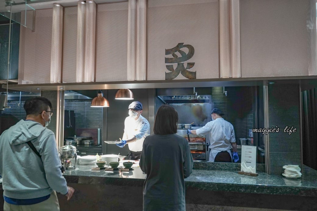 島語自助餐廳，超級難訂，還是要吃！到底要怎麼訂！