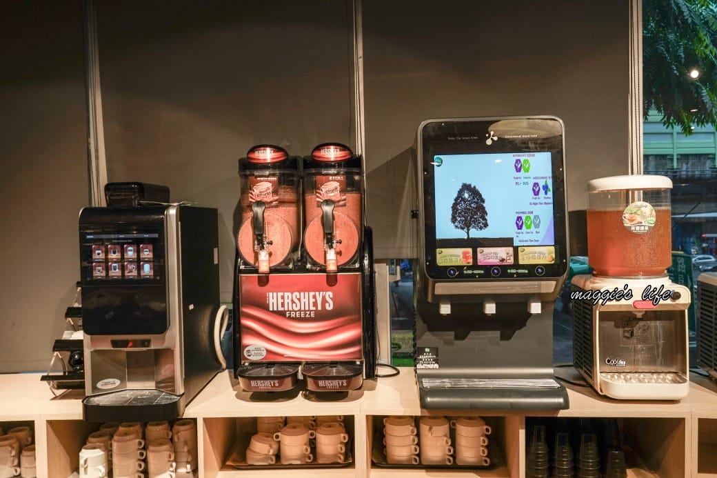 台北饗犇牛排館｜洛基飯店南京館二樓，只要339起就吃得到品質很好的牛排、披薩、熟食、沙拉吃到飽