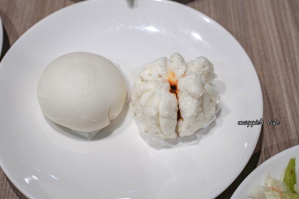 台北饗犇牛排館｜洛基飯店南京館二樓，只要339起就吃得到品質很好的牛排、披薩、熟食、沙拉吃到飽