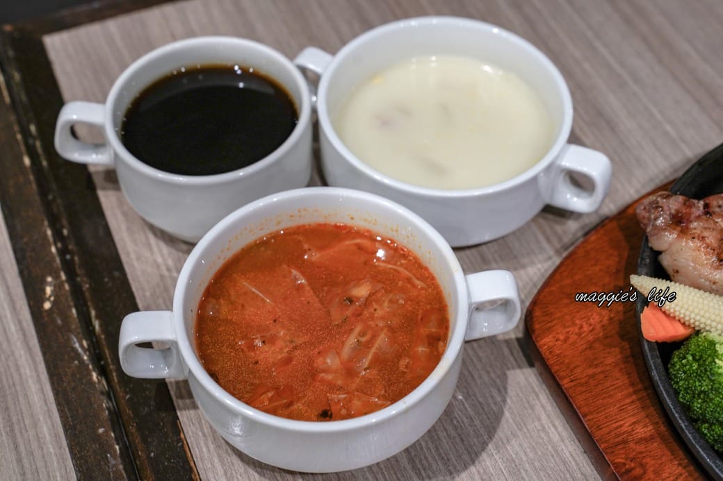 台北饗犇牛排館｜洛基飯店南京館二樓，只要339起就吃得到品質很好的牛排、披薩、熟食、沙拉吃到飽