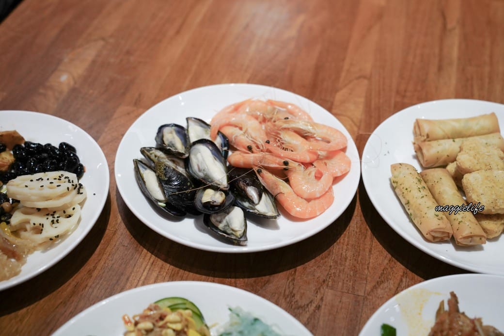 台北德立莊酒店魅麗海中庭餐廳，西門町398元飯店吃到飽，牛排沙拉吧