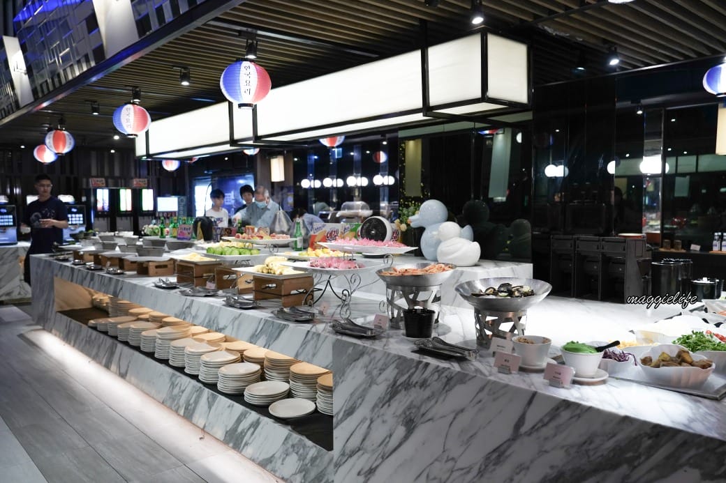 台北德立莊酒店魅麗海中庭餐廳，西門町398元飯店吃到飽，牛排沙拉吧