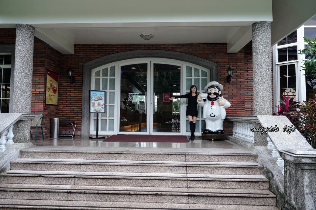 Mr. Brown 伯朗咖啡館礁溪店，森林系歐式莊園大片落地窗還有游泳池，藏在小路之中的世外桃源秘境咖啡廳