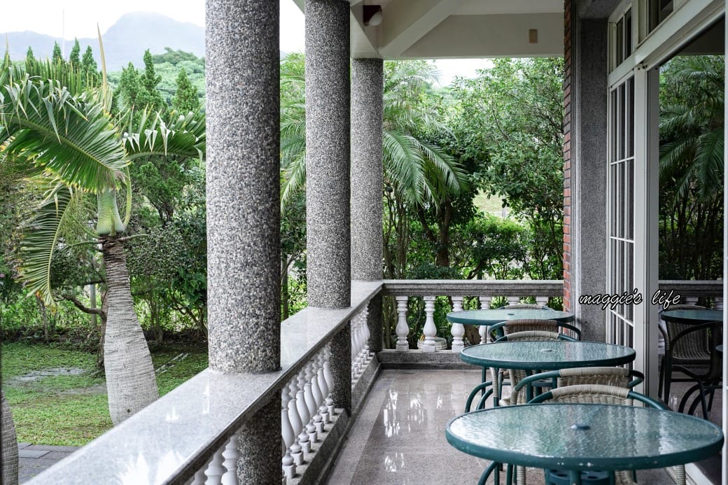 Mr. Brown 伯朗咖啡館礁溪店，森林系歐式莊園大片落地窗還有游泳池，藏在小路之中的世外桃源秘境咖啡廳