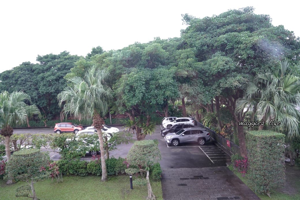 Mr. Brown 伯朗咖啡館礁溪店，森林系歐式莊園大片落地窗還有游泳池，藏在小路之中的世外桃源秘境咖啡廳