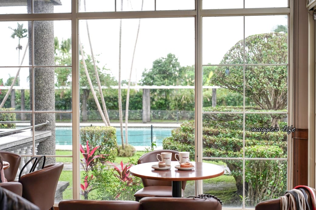 Mr. Brown 伯朗咖啡館礁溪店，森林系歐式莊園大片落地窗還有游泳池，藏在小路之中的世外桃源秘境咖啡廳
