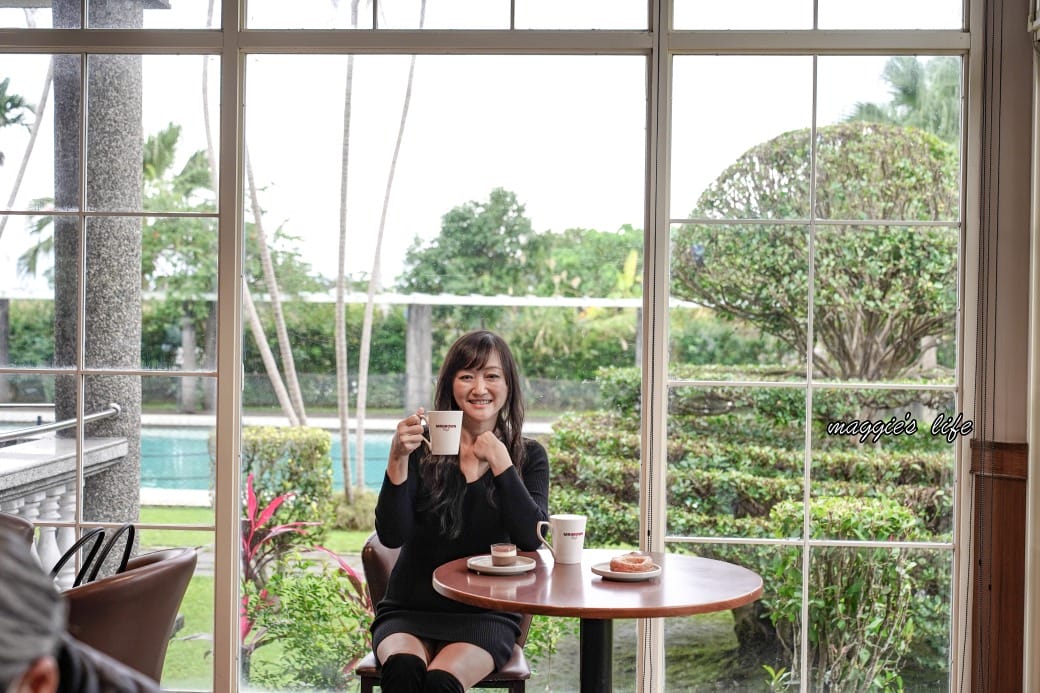 Mr. Brown 伯朗咖啡館礁溪店，森林系歐式莊園大片落地窗還有游泳池，藏在小路之中的世外桃源秘境咖啡廳