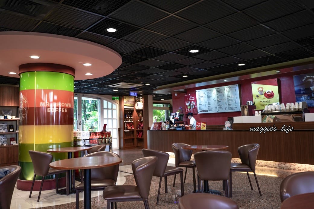 Mr. Brown 伯朗咖啡館礁溪店，森林系歐式莊園大片落地窗還有游泳池，藏在小路之中的世外桃源秘境咖啡廳