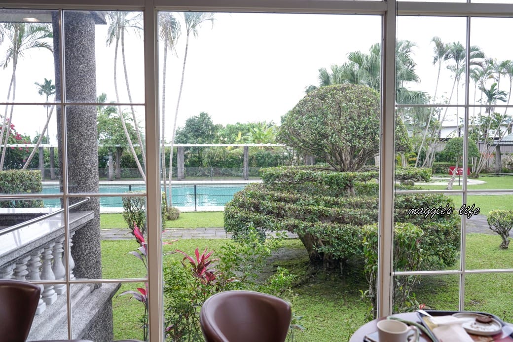 Mr. Brown 伯朗咖啡館礁溪店，森林系歐式莊園大片落地窗還有游泳池，藏在小路之中的世外桃源秘境咖啡廳