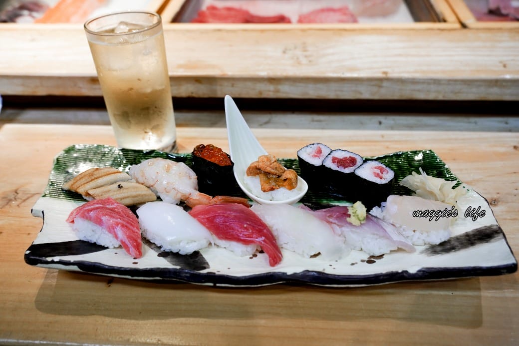 日本東京築地虎藏別館，東京場外築地市場必吃美食，超級好吃的生魚片海膽干貝烤生蠔，大推