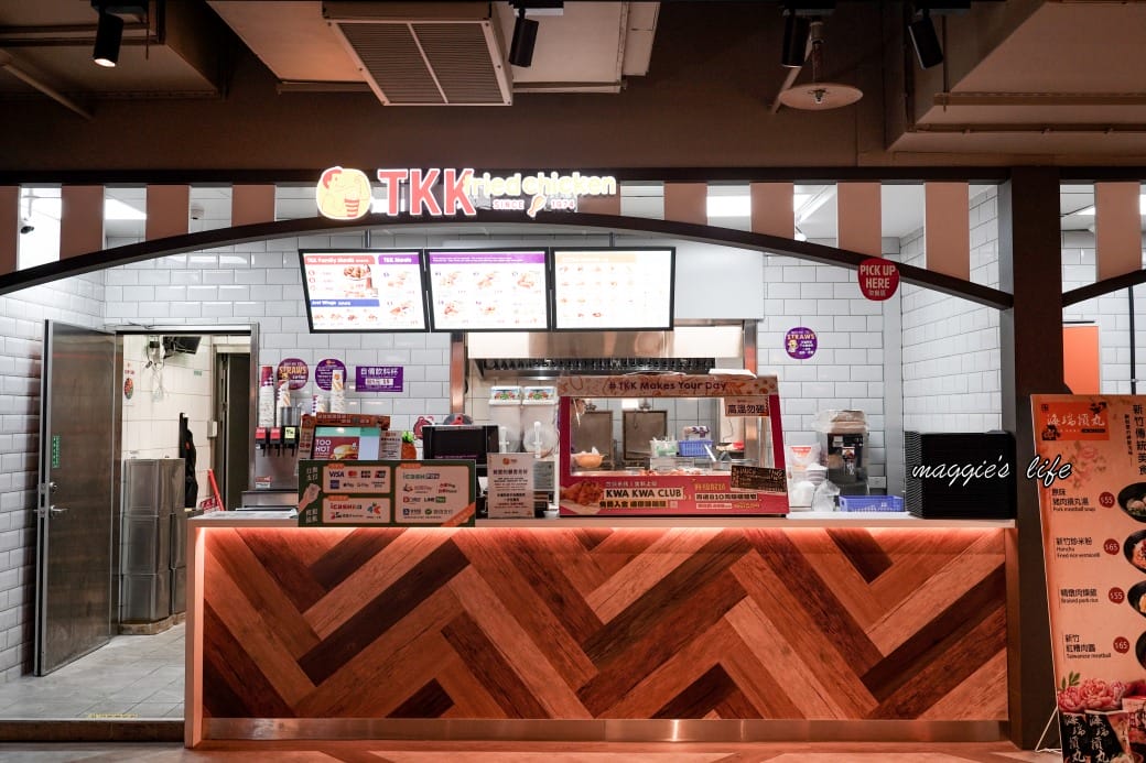 松山機場第二航廈美食商場，看飛機吃美食，還有停機坪可以打卡，不用出國也可以吃美食