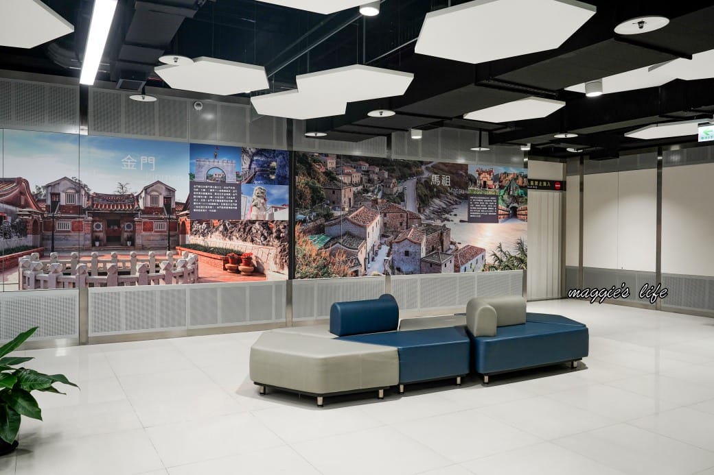 松山機場第二航廈美食商場，看飛機吃美食，還有停機坪可以打卡，不用出國也可以吃美食