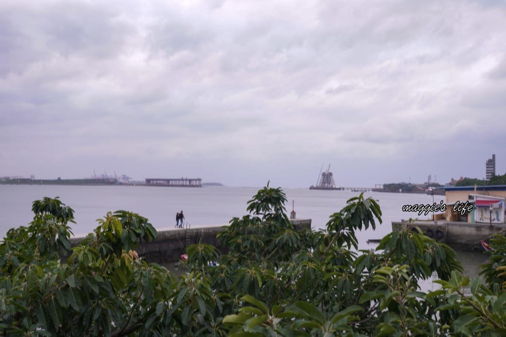 天使熱愛的生活咖啡廳，淡水老街隱藏版咖啡廳，看海景看夕陽聊天的好地方