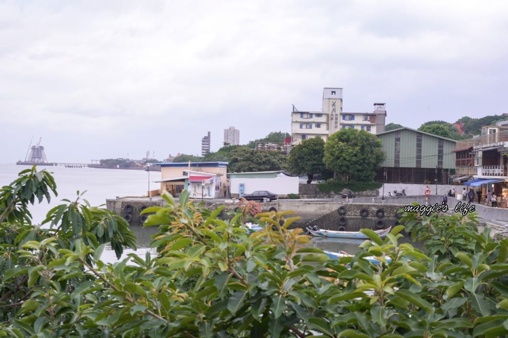 天使熱愛的生活咖啡廳，淡水老街隱藏版咖啡廳，看海景看夕陽聊天的好地方