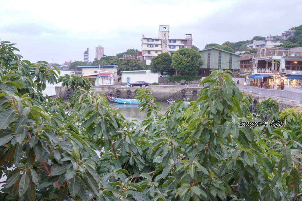 天使熱愛的生活咖啡廳，淡水老街隱藏版咖啡廳，看海景看夕陽聊天的好地方