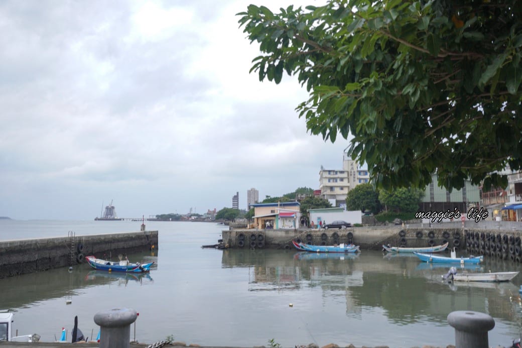 天使熱愛的生活咖啡廳，淡水老街隱藏版咖啡廳，看海景看夕陽聊天的好地方