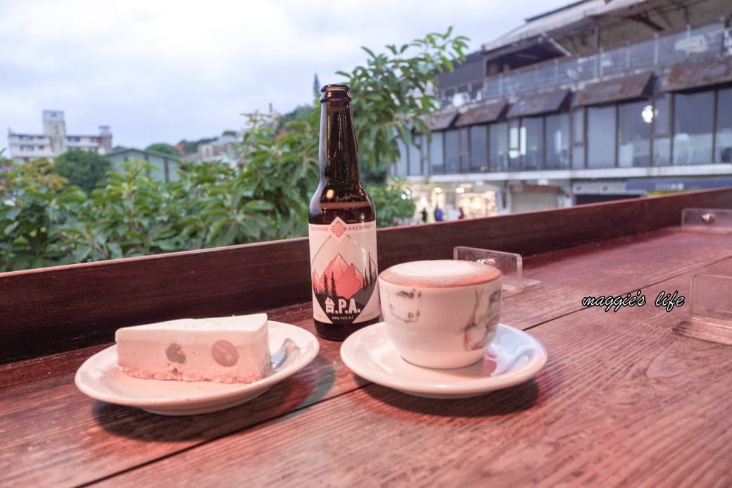 天使熱愛的生活咖啡廳，淡水老街隱藏版咖啡廳，看海景看夕陽聊天的好地方