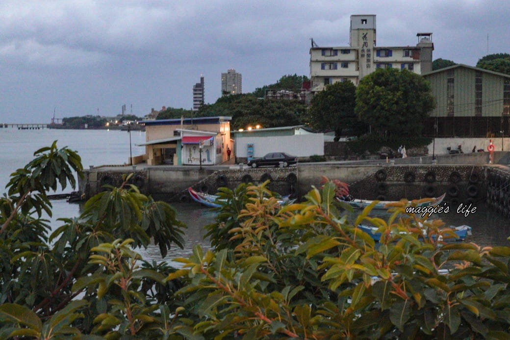 天使熱愛的生活咖啡廳，淡水老街隱藏版咖啡廳，看海景看夕陽聊天的好地方