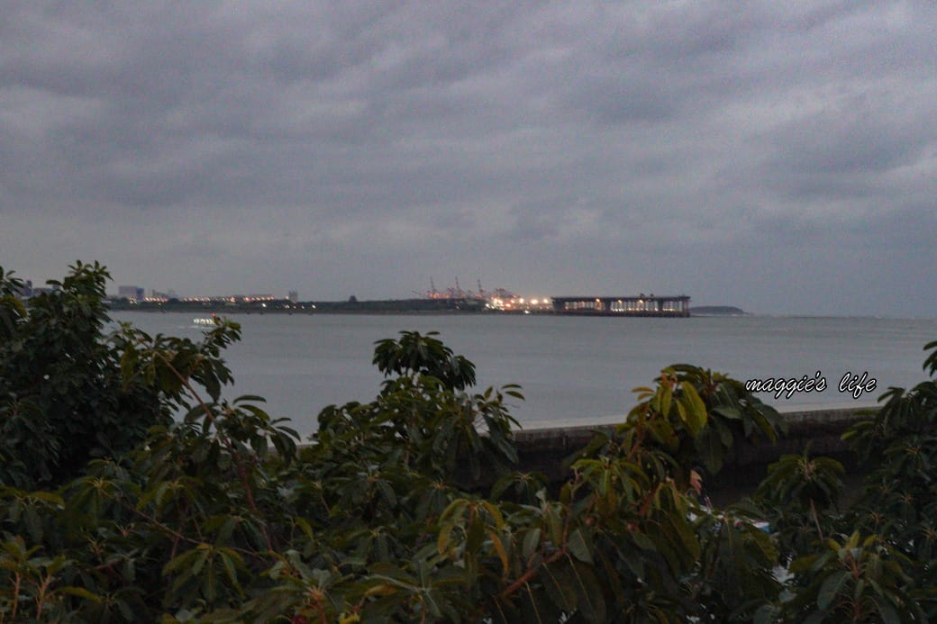 天使熱愛的生活咖啡廳，淡水老街隱藏版咖啡廳，看海景看夕陽聊天的好地方