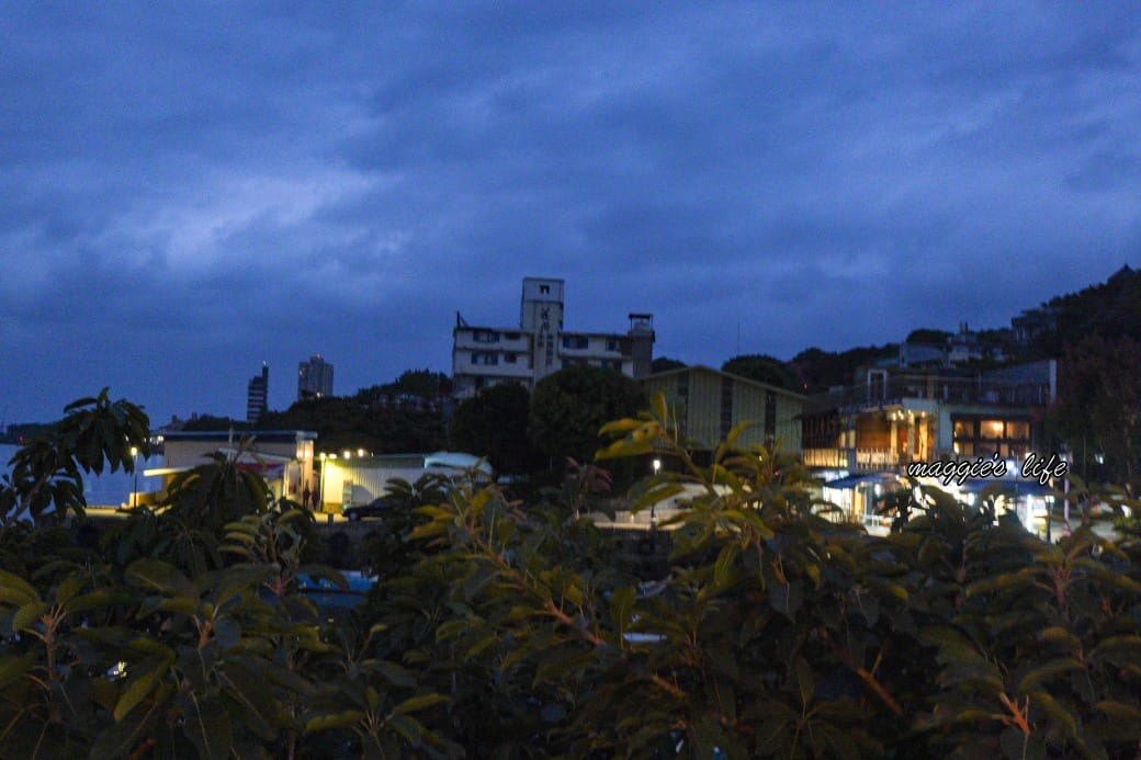 天使熱愛的生活咖啡廳，淡水老街隱藏版咖啡廳，看海景看夕陽聊天的好地方