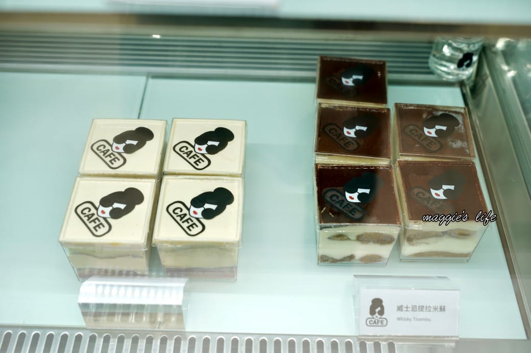 全球第一間alice + olivia café插旗新光三越A8，時尚又可愛的 Stacey Face 娃娃頭超級療癒，快約姊姊妹妹來下午茶吧