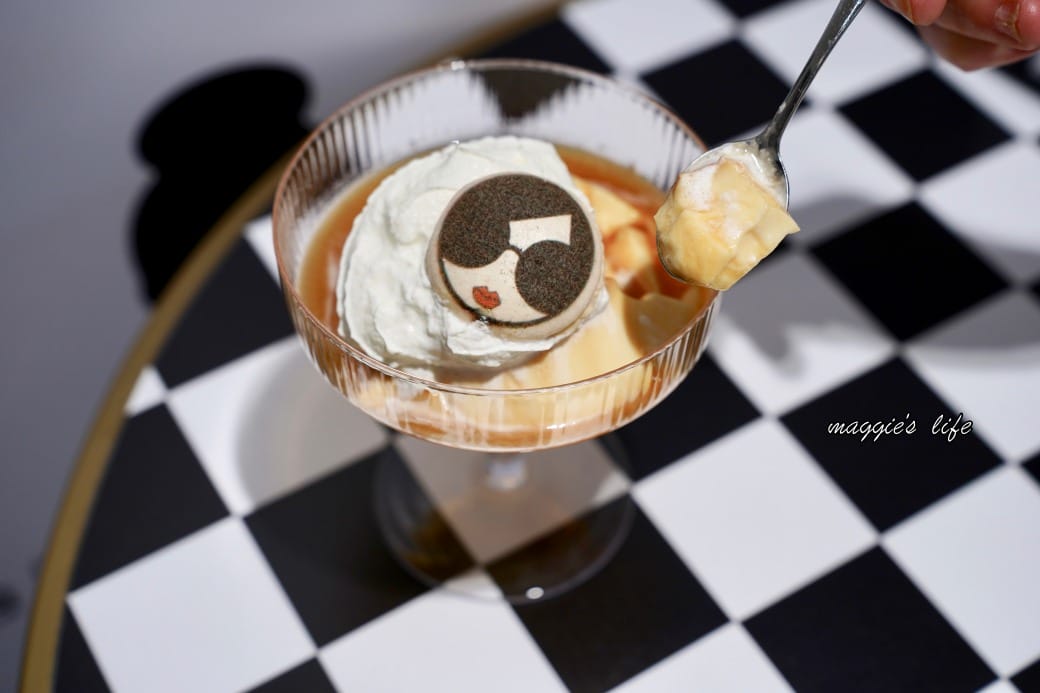 全球第一間alice + olivia café插旗新光三越A8，時尚又可愛的 Stacey Face 娃娃頭超級療癒，快約姊姊妹妹來下午茶吧