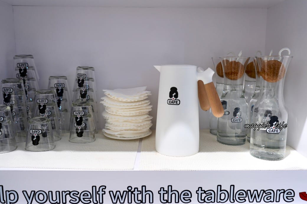 全球第一間alice + olivia café插旗新光三越A8,時尚又可愛的 Stacey Face 娃娃頭超級療癒,快約姊姊妹妹來下午茶吧 - 第11張圖 全球第一間alice + olivia café插旗新光三越A8,時尚又可愛的 Stacey Face 娃娃頭超級療癒,快約姊姊妹妹來下午茶吧