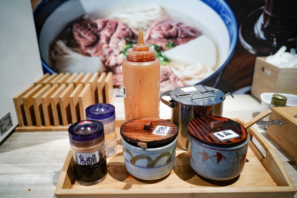 小巷子清燉牛肉麵台北四平店，松江南京美食台北牛肉麵推薦，湯頭清甜很厲害，滷味必點