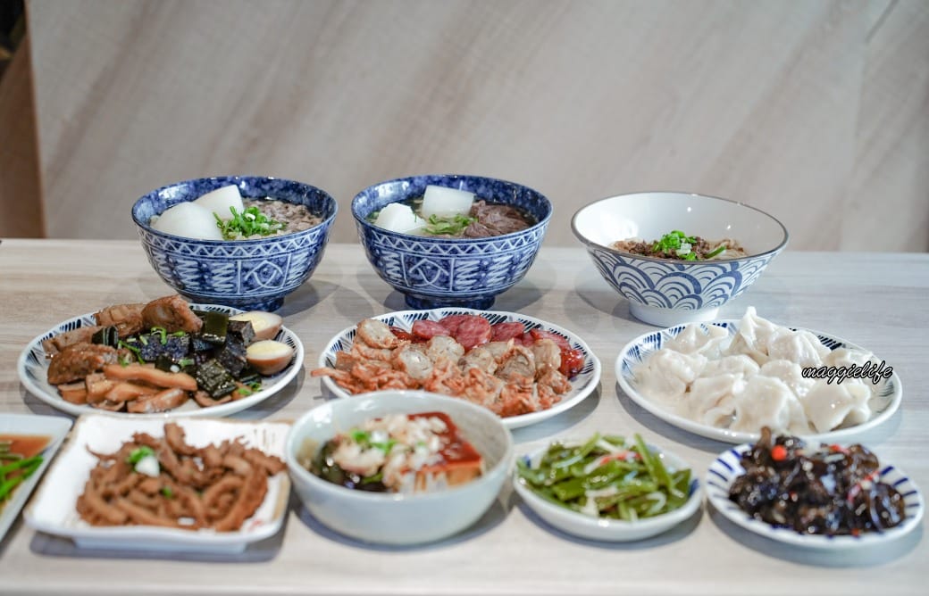 小巷子清燉牛肉麵台北四平店，松江南京美食台北牛肉麵推薦，湯頭清甜很厲害，滷味必點