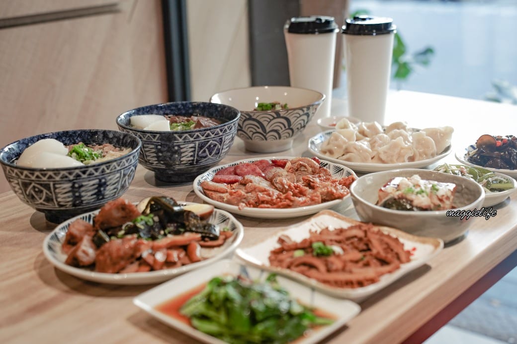 小巷子清燉牛肉麵台北四平店，松江南京美食台北牛肉麵推薦，湯頭清甜很厲害，滷味必點