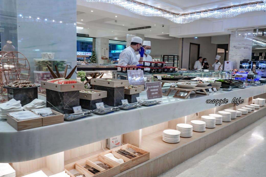 宜蘭礁溪葛瑪蘭之星飯店星苑自助餐吃到飽，只要580就可以吃到當季海鮮爐烤牛排吃到飽