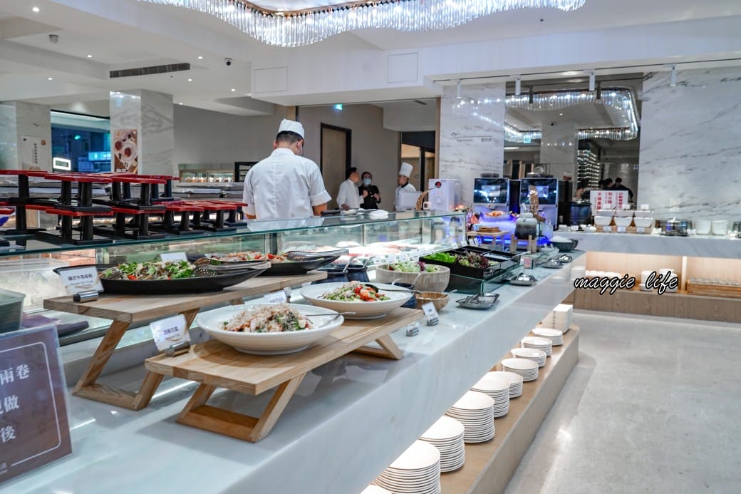 宜蘭礁溪葛瑪蘭之星飯店星苑自助餐吃到飽，只要580就可以吃到當季海鮮爐烤牛排吃到飽