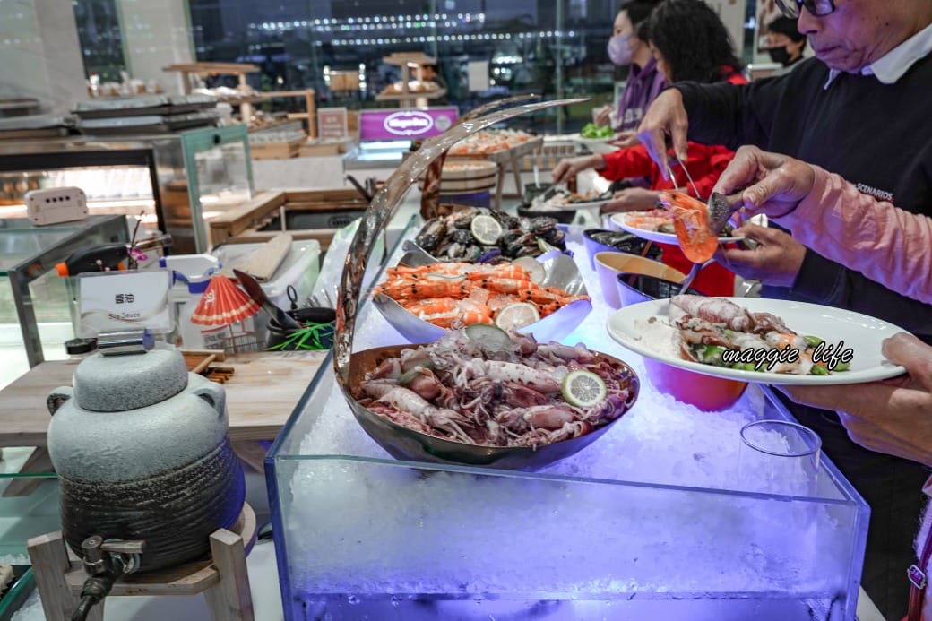 宜蘭礁溪葛瑪蘭之星飯店星苑自助餐吃到飽，只要580就可以吃到當季海鮮爐烤牛排吃到飽