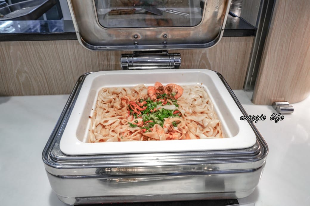 宜蘭礁溪葛瑪蘭之星飯店星苑自助餐吃到飽，只要580就可以吃到當季海鮮爐烤牛排吃到飽