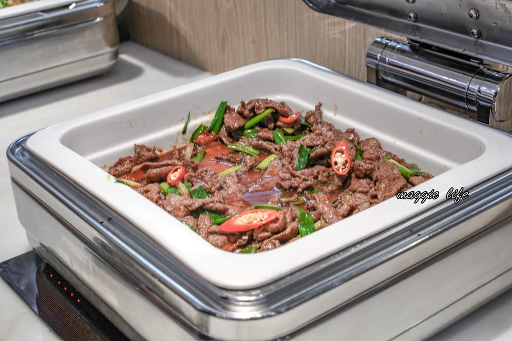 宜蘭礁溪葛瑪蘭之星飯店星苑自助餐吃到飽，只要580就可以吃到當季海鮮爐烤牛排吃到飽