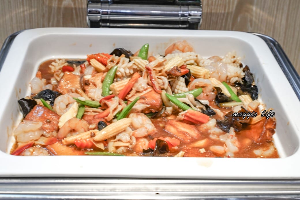 宜蘭礁溪葛瑪蘭之星飯店星苑自助餐吃到飽，只要580就可以吃到當季海鮮爐烤牛排吃到飽