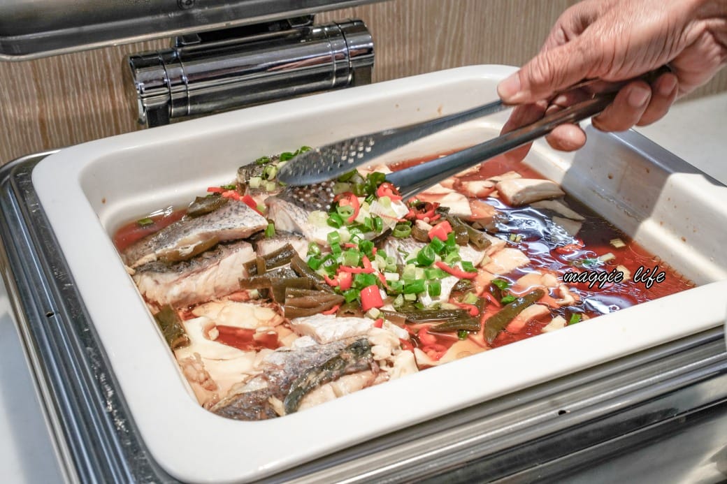 宜蘭礁溪葛瑪蘭之星飯店星苑自助餐吃到飽，只要580就可以吃到當季海鮮爐烤牛排吃到飽