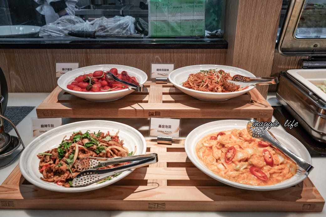 宜蘭礁溪葛瑪蘭之星飯店星苑自助餐吃到飽，只要580就可以吃到當季海鮮爐烤牛排吃到飽