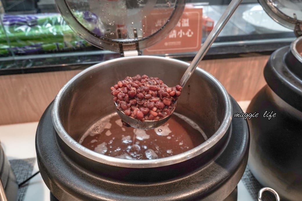 宜蘭礁溪葛瑪蘭之星飯店星苑自助餐吃到飽，只要580就可以吃到當季海鮮爐烤牛排吃到飽