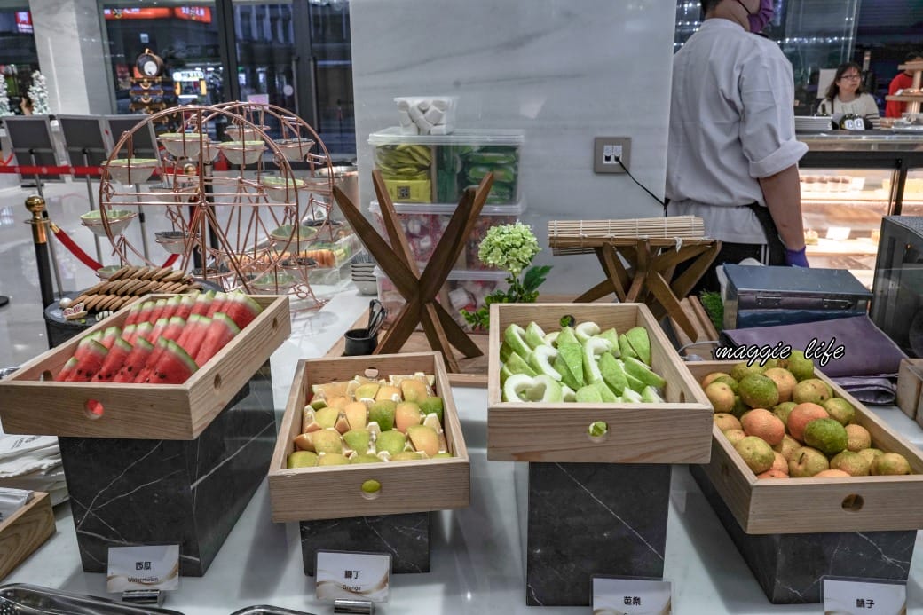 宜蘭礁溪葛瑪蘭之星飯店星苑自助餐吃到飽，只要580就可以吃到當季海鮮爐烤牛排吃到飽