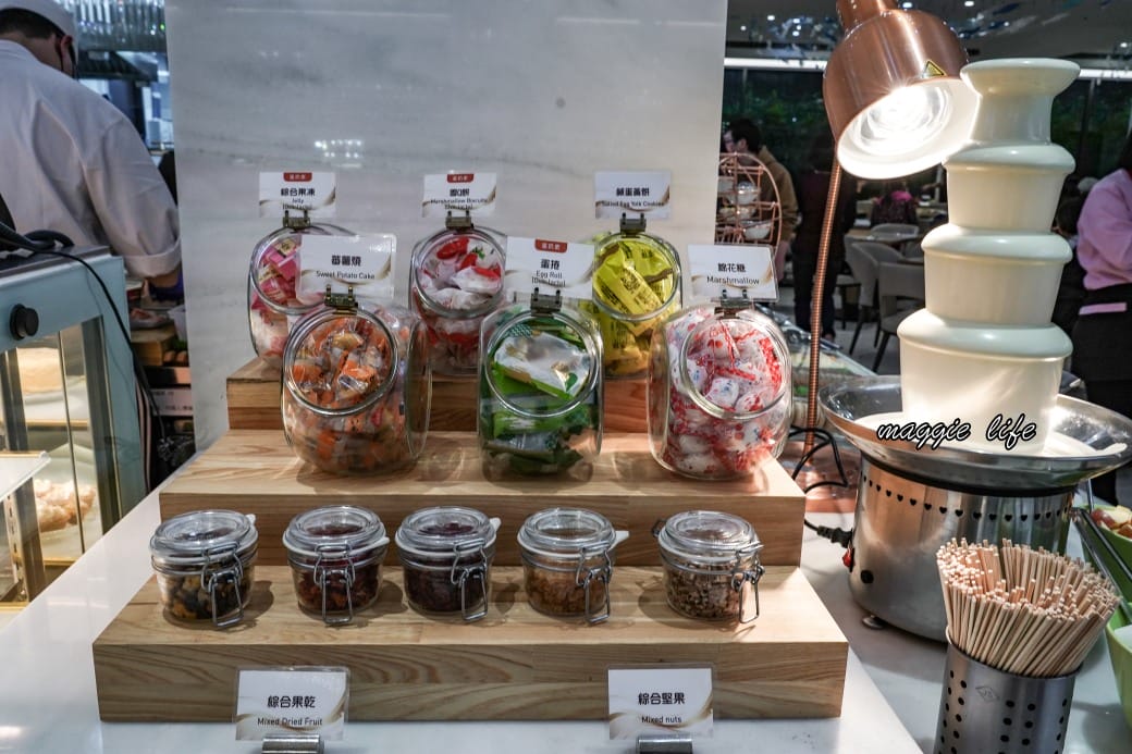 宜蘭礁溪葛瑪蘭之星飯店星苑自助餐吃到飽，只要580就可以吃到當季海鮮爐烤牛排吃到飽