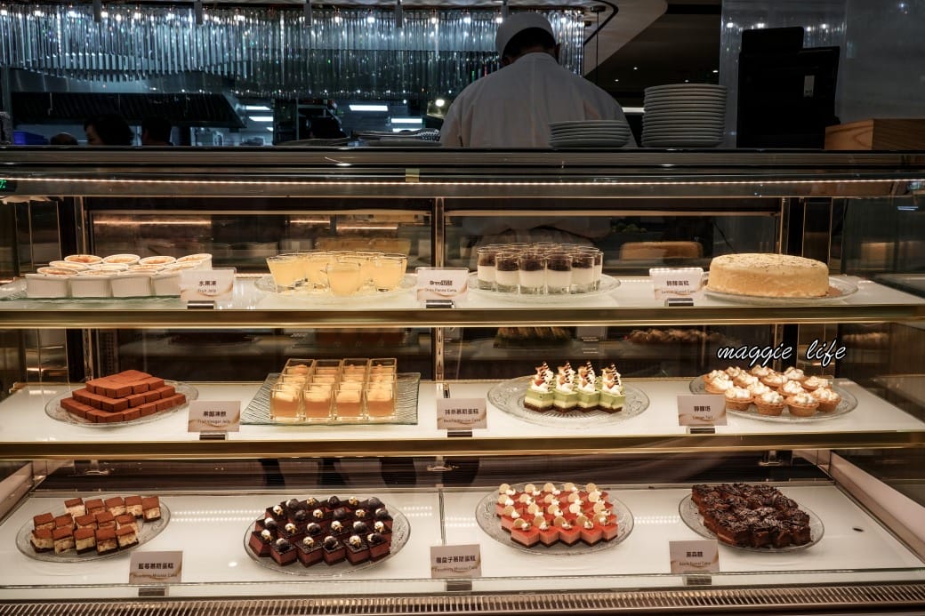 宜蘭礁溪葛瑪蘭之星飯店星苑自助餐吃到飽，只要580就可以吃到當季海鮮爐烤牛排吃到飽