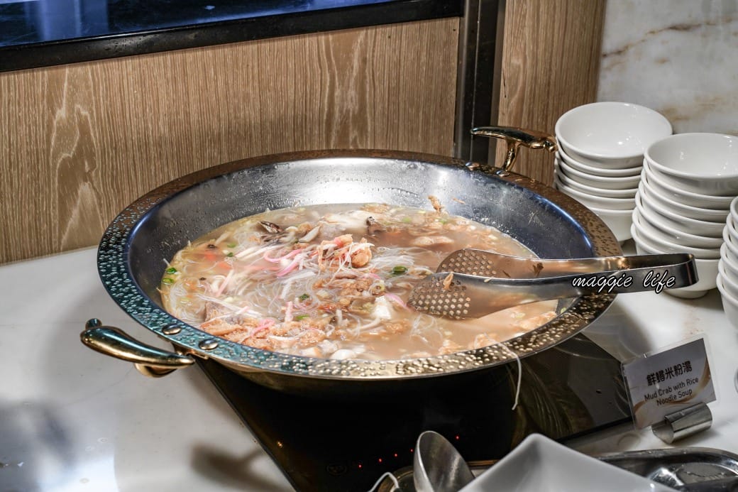 宜蘭礁溪葛瑪蘭之星飯店星苑自助餐吃到飽，只要580就可以吃到當季海鮮爐烤牛排吃到飽