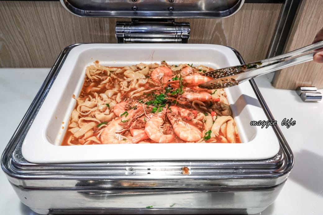 宜蘭礁溪葛瑪蘭之星飯店星苑自助餐吃到飽，只要580就可以吃到當季海鮮爐烤牛排吃到飽