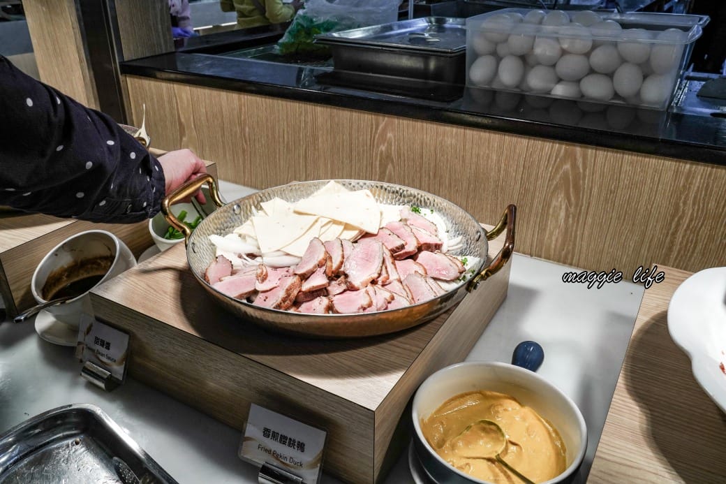 宜蘭礁溪葛瑪蘭之星飯店星苑自助餐吃到飽，只要580就可以吃到當季海鮮爐烤牛排吃到飽