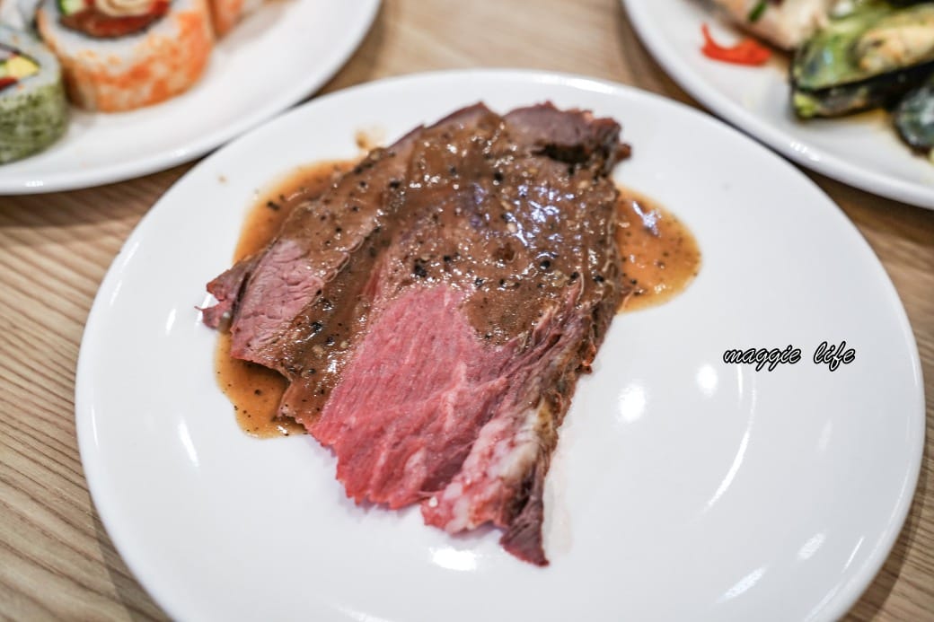 宜蘭礁溪葛瑪蘭之星飯店星苑自助餐吃到飽，只要580就可以吃到當季海鮮爐烤牛排吃到飽